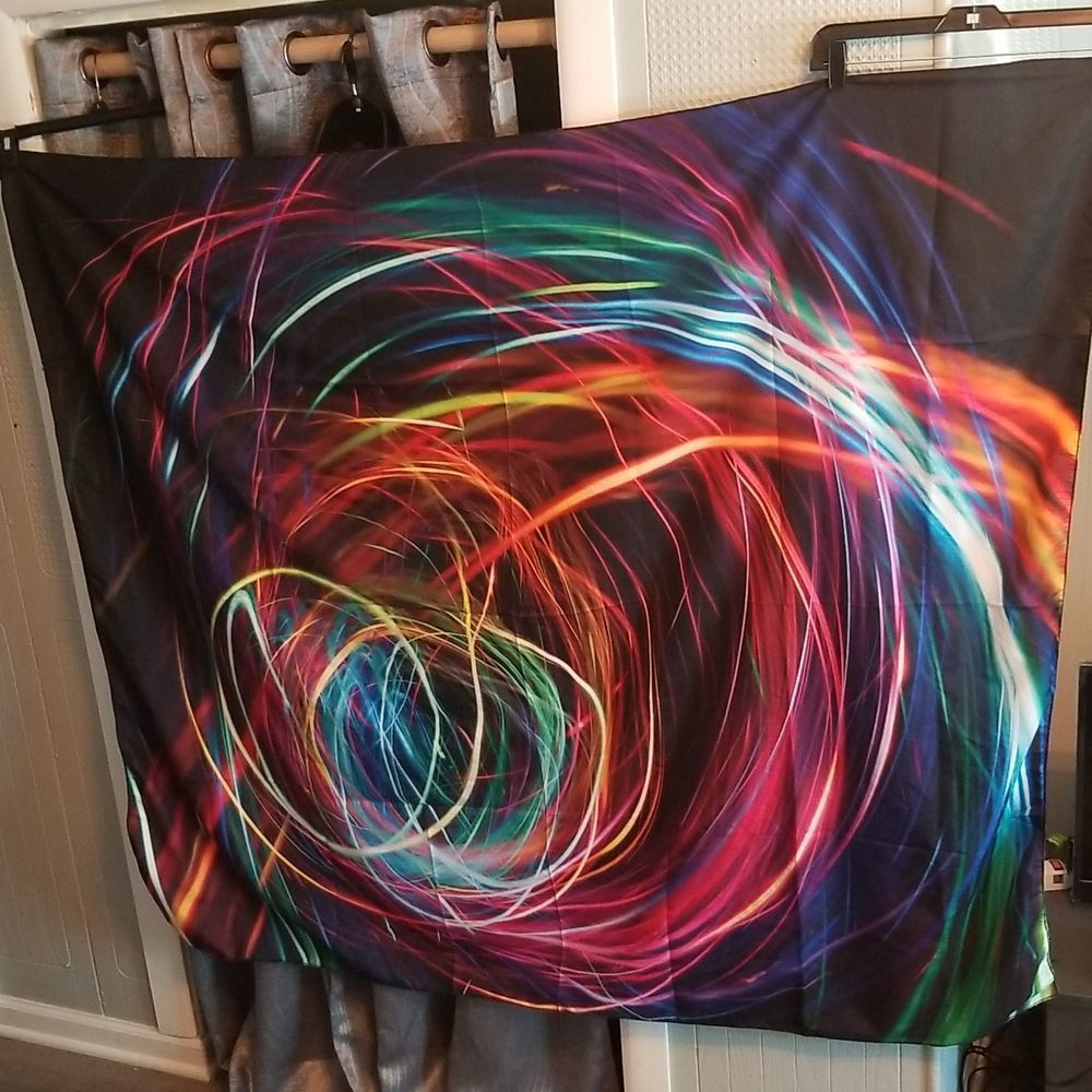 Electrifying Colorful Circle Lines Psychedelic Graphic Tapestry NWOT 50" X 60